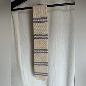 Tombolini Cream Knit Tie with Navy Stripe